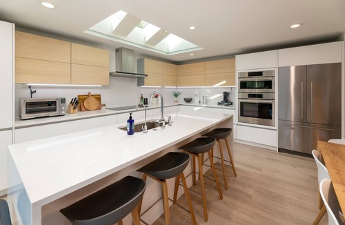 View Ridge House | View Ridge resort-like modern urban haven