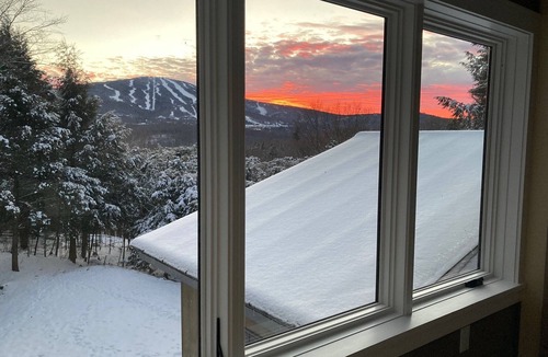 Forest Farms House | Views of Stratton, Minutes from the Slopes, EV Charging Level 2