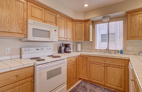 St. George Condo | Views, Pools, and Sweet Comfort - Las Palmas 3 bedroom/2 bath condo