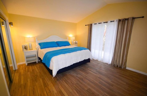 Siesta Key Apartment | VILLA 4 Walk to beach Pool Daily Rentals