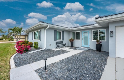 Punta Gorda Villa | Villa Capri | Waterfront Retreat with Heated Pool