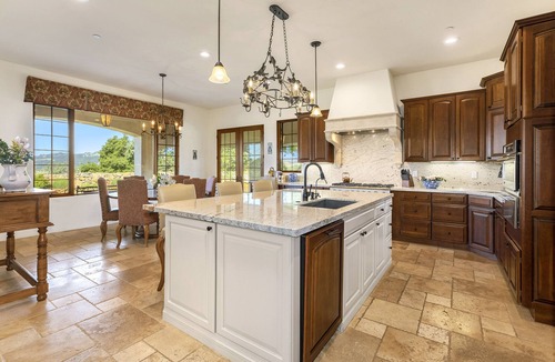 Fairfield Villa | Villa Capricho- Private 25-acre Wine Country Estate w/GuestHouse, Pool, Vineyard