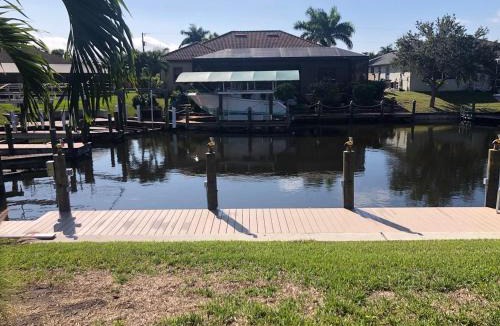 Pelican House | Villa Cozy Cottage - Waterfront