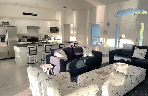Rotonda Lakes Villa | Villa directly at the lake, lots of privacy, pool & deck to relax.