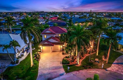 Punta Gorda Villa | Villa Hibiscus-Waterfront-Free Heated Pool-Dock-Bikes-Other Amenities