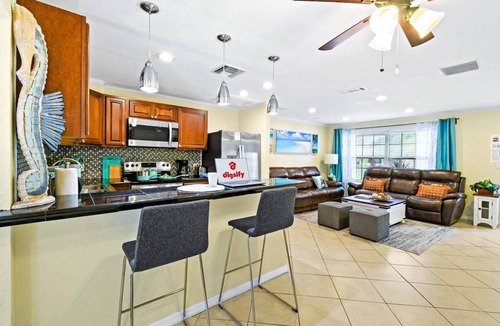 Palm Beach Gardens House | VILLA TROPICANA | FREE HEATED POOL | BEACHES | PGA | WATERPARK | ROGER DEAN
