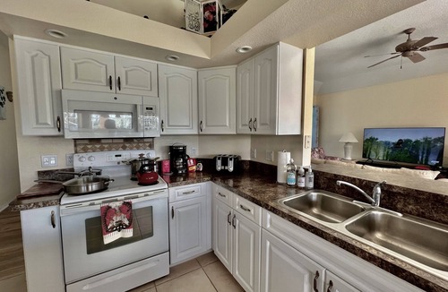 Long Meadow Villa | Villa with swimming pool & spa - Poolside Grill, Family-friendly, Water-view