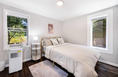 Seattle House | Vintage Charm 3BR Home w Yard Pets Welcome