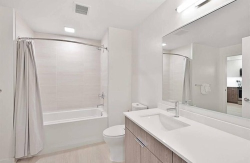 NoMa Hotel | Visit DC Historic Sites | Keyless Entry & In-unit Laundry | NoMa