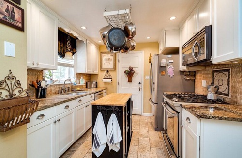 Kettering House | W Kettering | Historic 3BR Retreat w/Private Patio