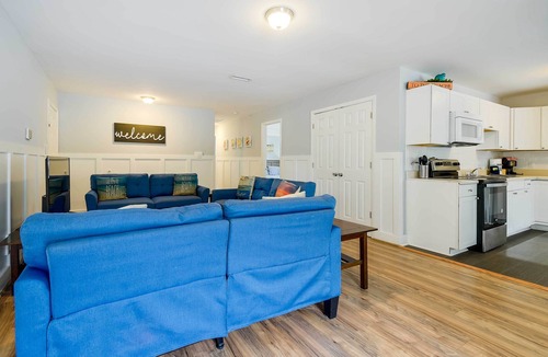 Atlantic Beach House | Walk to Atlantic Beach: Family Gem w/Fenced Yard
