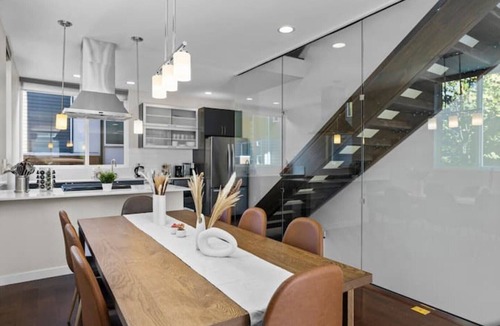Squire Park House | Walk to CapHill 4B2B Designer Home w/Rooftop deck