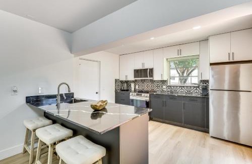 Coral Springs House | Walk to City Center: Modern Coral Springs Getaway