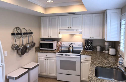 Siesta Key Condo | Walk To Crescent Beach, Updated Sea Winds Condo