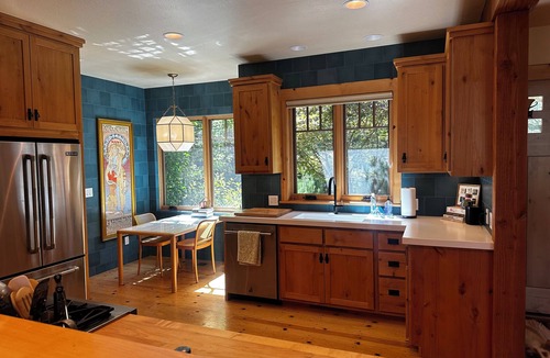 Graeagle House | Walk to Downtown Graeagle, Mill Pond & Pickleball from The Graeagle Tree House