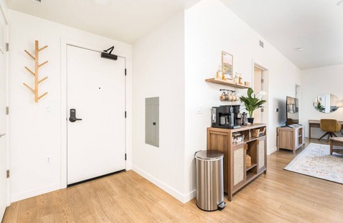 Boise Apartment | Walk to Everything Boise, Hot Tub, King Bed, Gym