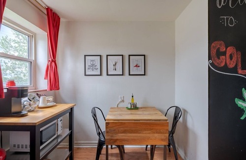 Grandview Heights Apartment | Walk to Stadium | Starbucks on Corner | Near Shops