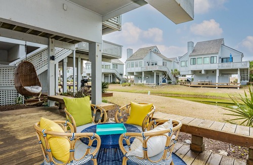 Bald Head Island Villa | Walk to the beach or pool in this cozy villa. 2 deck spaces with 2 golf carts for enjoyment
