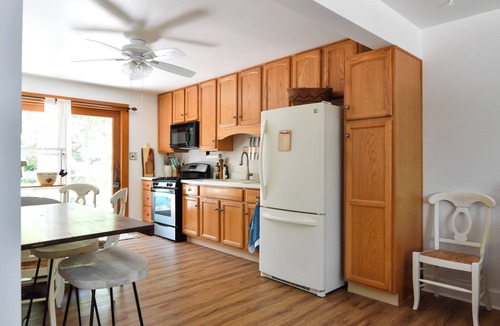 Cape May Point House | Walk to the beach from this cozy birder cottage! 3beds, 2ba