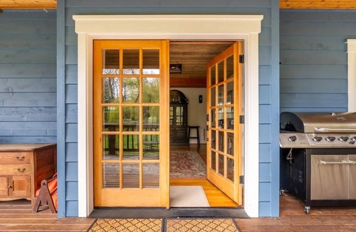 Woodinville House | Walking distance to wineries, venues, restaurants and more!