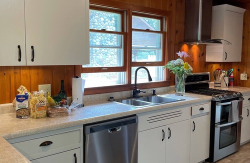 Walloon Lake Cottage | Walloon Lake Gold Coast - Three season cottage right on the water!