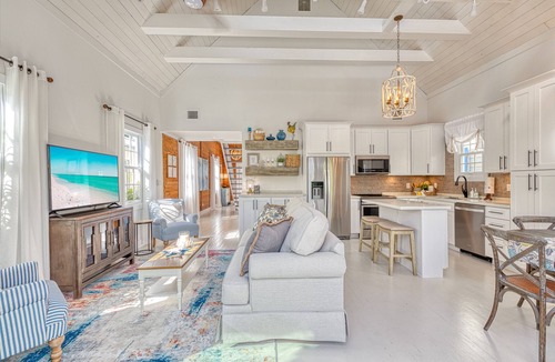 The Meadows House | WANDERLUST ~ Stunning 3 Bed, 3 Bath Retreat in Peaceful Neighborhood w/Pool!