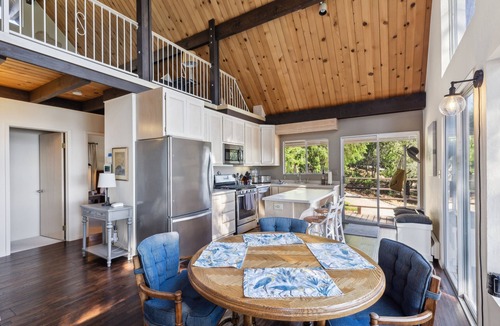 Kelseyville Cottage | Warm and Cozy Mountain and Lake View Haven by RedAwning