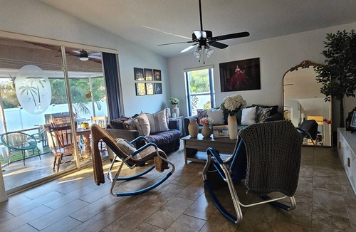 Osprey House | Warm & Cozy Family Home in a Quiet Neighborhood
