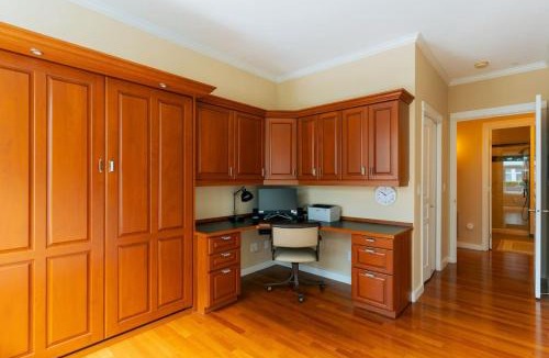 Downtown Seattle House | Waterfront 2BD Next to Pike Place with Private Patio