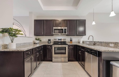 Eight Lakes House | Waterfront 3-bedroom townhome centrally located