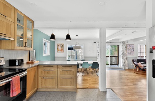 Chertsey Ski Chalet | Waterfront 4BR Chalet: Hot Tub, Kayak, 1h MTL