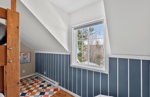 Chertsey Ski Chalet | Waterfront 4BR Chalet: Hot Tub, Kayak, 1h MTL