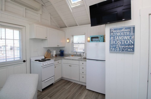 North Truro Cottage | Waterfront Cottage With Lovely Patio (2382)