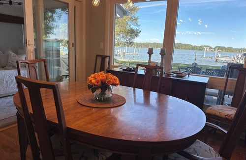 Woolford Cottage | Waterfront Fishing Creek Cottage with Guesthouse Pier-Kayaks-Fire Pit