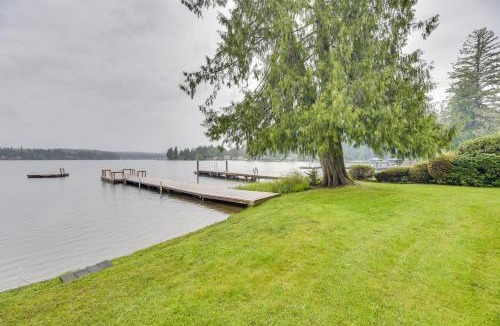 Grapeview House | Waterfront Grapeview Escape w/Boat Dock & Views!