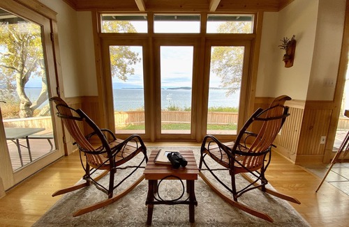 Eastsound House | Waterfront home, stunning sunsets, sleeps 11