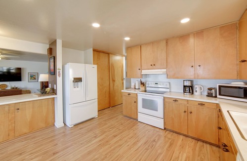 Lakeport House | Waterfront Lakeport Rental Home w/Private Dock!