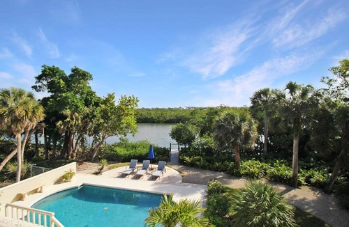 Nokomis House | Waterfront Neo Mediterranean Home On Casey Key - Tidewater Manor