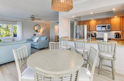 Laurel Condo | Waterfront Nokomis Condo < Half Mile to Beach!