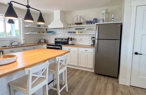 Anne's Land Cottage | Waterfront, Private, AC, and Close to Cavendish