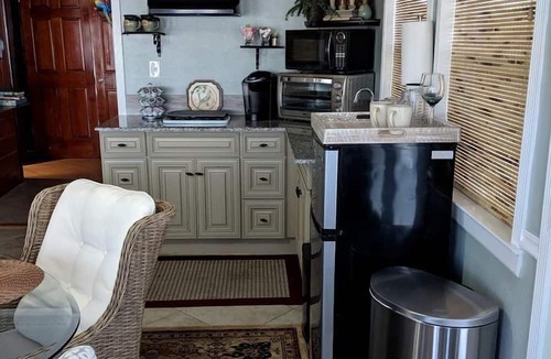 Bacliff Cottage | Waterfront Suite with Private Balcony and Panoramic Bay Views in Bacliff, Texas