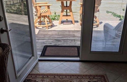 Bacliff Cottage | Waterfront Suite with Private Balcony and Panoramic Bay Views in Bacliff, Texas