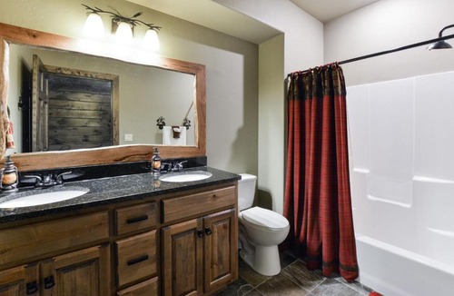 Indian Point House | WaterMill Cove Resort LUXURY Lakefront Lodge 2mi to Silver Dollar City HUGE POOL
