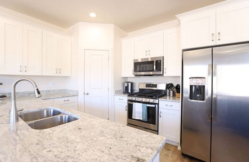 Sienna Hills Villa | Waterpark Retreat w/Lazy River, Pickleball Courts