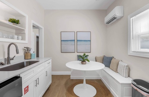 Parsuns To Cocoa Beach Apartment | Welcome to The Drift – Your Laid-Back Beach Escape in Cocoa Beach!
