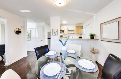 Northeast House | Welcoming 4bed townhome in DC 8 minute walk to Metro Train Station - Orange Line