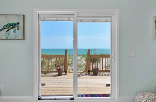 Long Beach Cottage | West End Gulls~ Guest Favorite ~ Beach Access ~ Astonishing Views