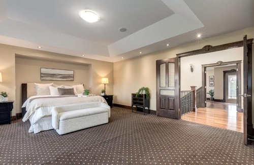 Kensington House | Westmount River Inn