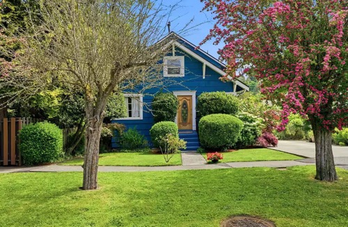 Lawton Park House | Where the Garden & Puget Sound Meet 3604 34th Ave West,Magnolia Seattle 98199