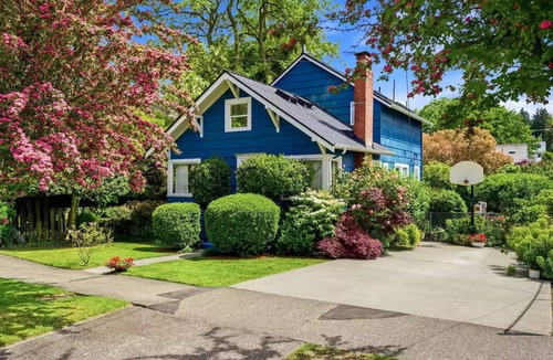 Lawton Park House | Where the Garden & Puget Sound Meet 3604 34th Ave West,Magnolia Seattle 98199